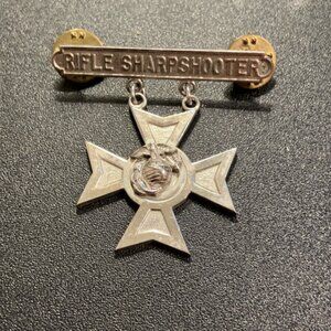 USMC Marine Corps Rifle Sharpshooter Marksman Badge pin